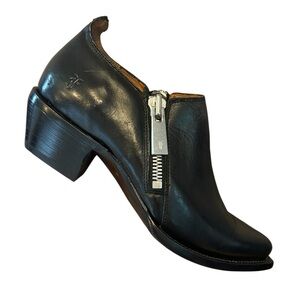Frye Black Leather Sacha Moto Zip Low Bootie Shootie, Size 7